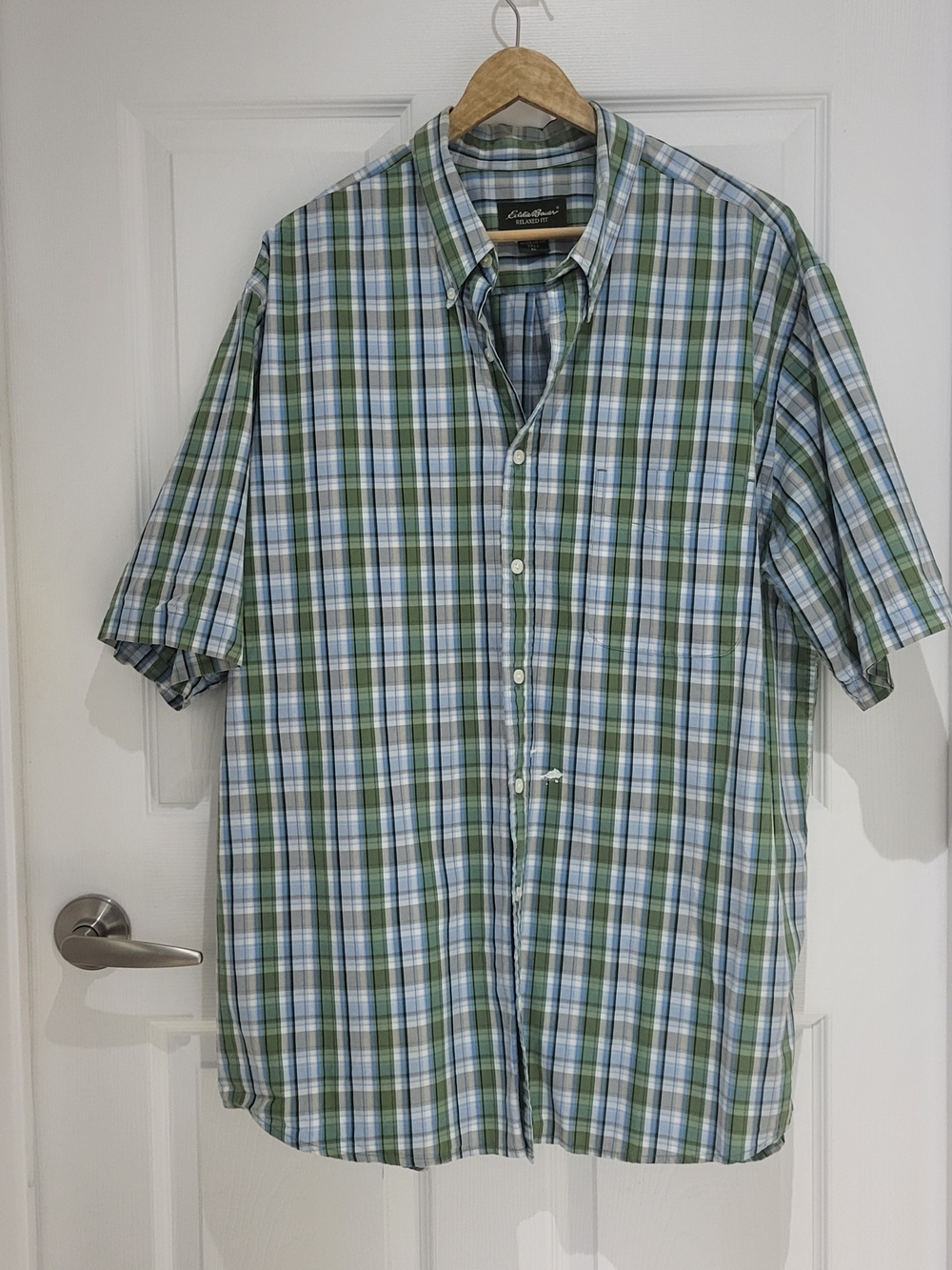 Eddie Bauer Men's Green and Blue Plaid Short-Sleeve Button-Down Shirt Size XLT